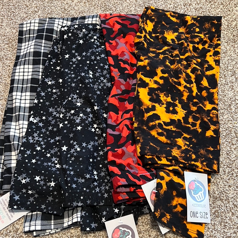 Pack of 4 brand new leggings.